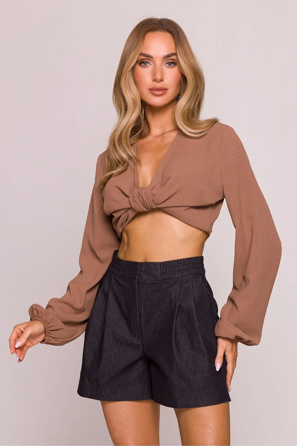 Ensemble femme crop top noué short taille haute tissu coton polyester détails élégants occasion多种