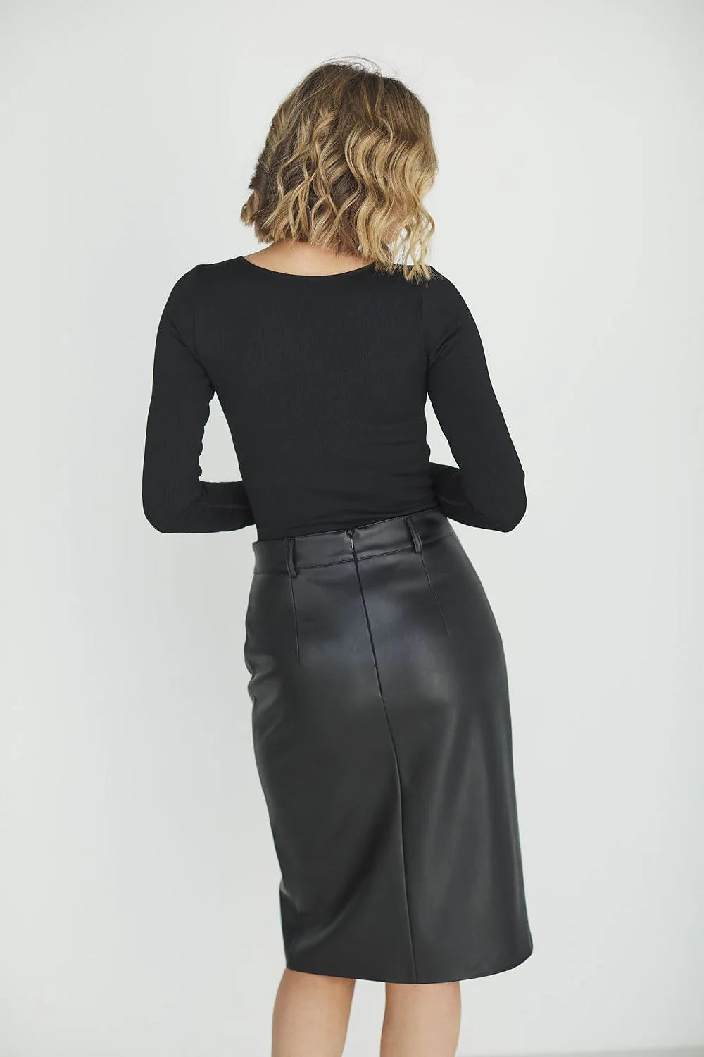 Jupe La Aurora en cuir écologique élégante longueur sous genou chaîne métal détachable mode femme