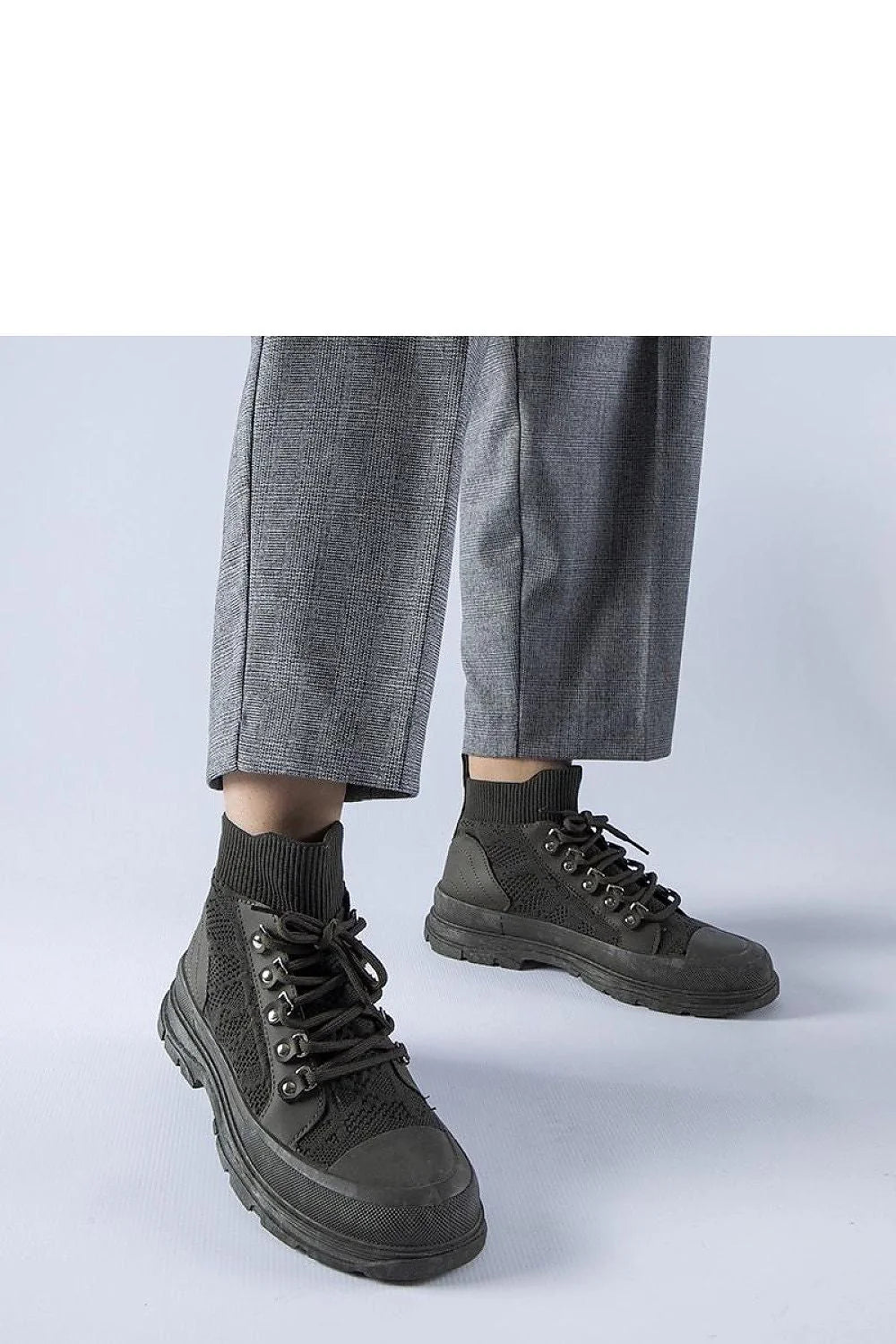 Chaussures femmes urbaines style moderne confort design sportif chic couleur kaki foncé lacets marron semelle épaisse