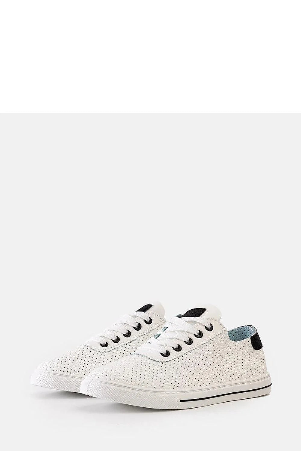 Baskets Solea Femme Blanc Perforées Design Moderne Été Confortable Style Épuré Coupe Basse Semelle Caoutchouc Légers
