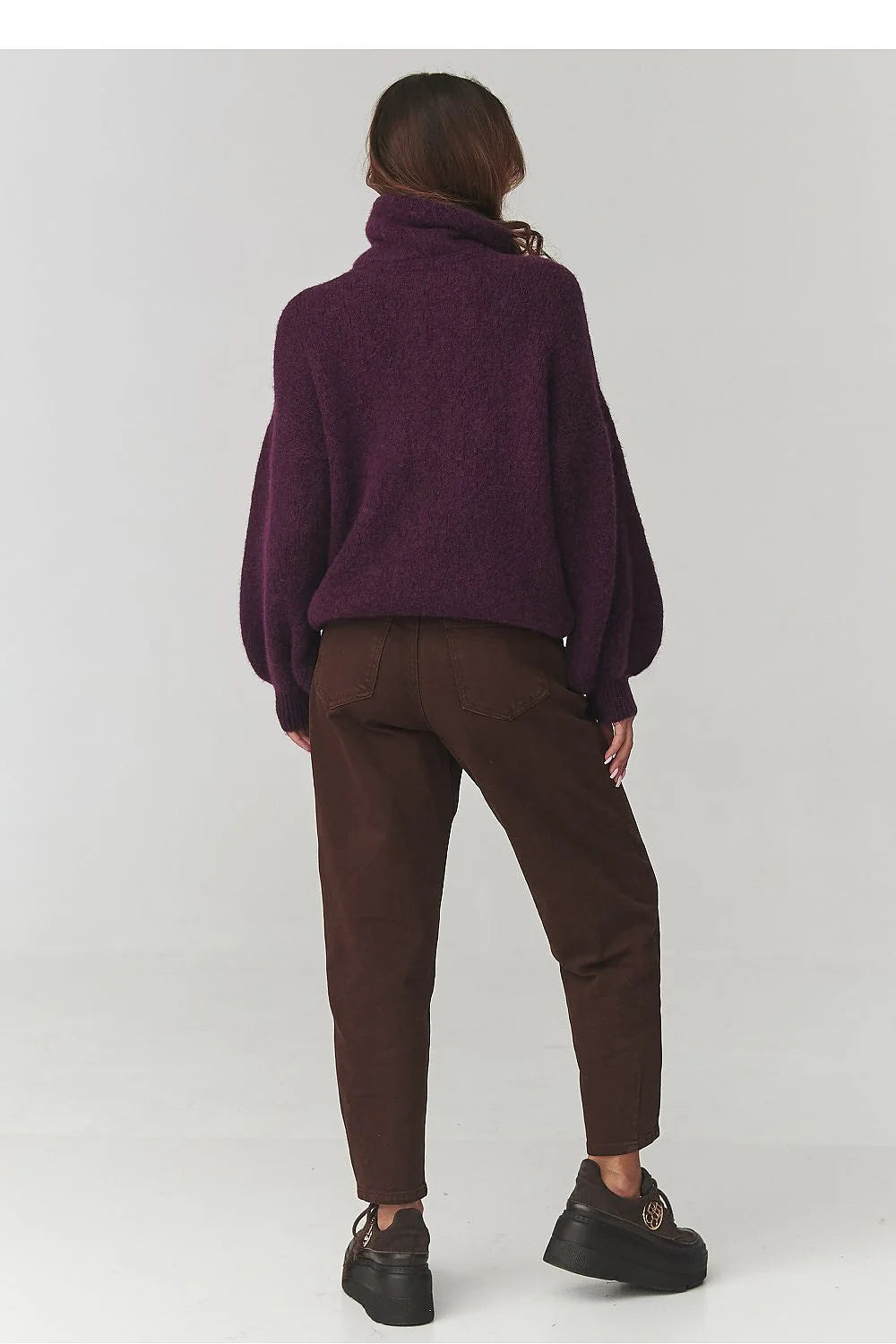 pull col roulé oversize femme maille duveteuse prune profond coupe ample courte manches ballon ourlets côtelés épaules tombantes moelleuse superposable