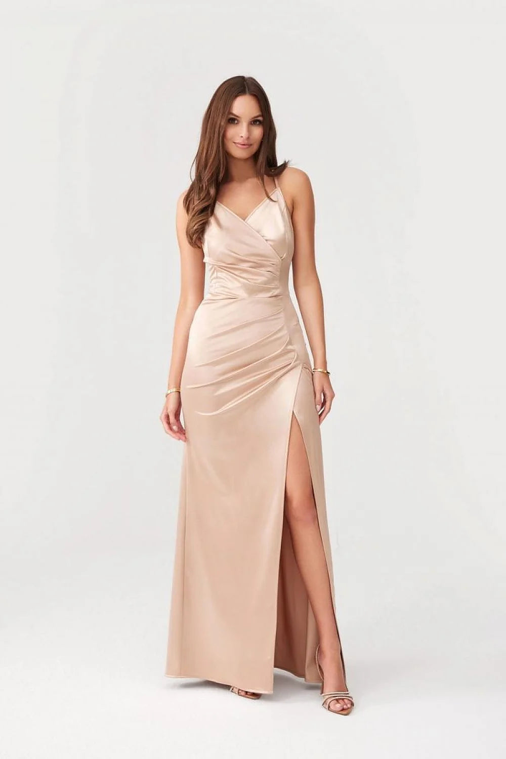 Robe de soirée élégante longue tissu satiné or rose décolleté V croisé bretelles fines taille ajustable fente haute femme