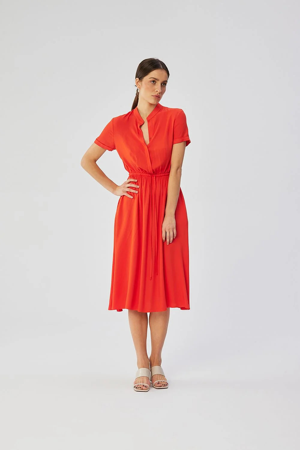 Robe de jour Stylove en viscose polonaise élégante couleur rouge vif coupe midi ajustable femme