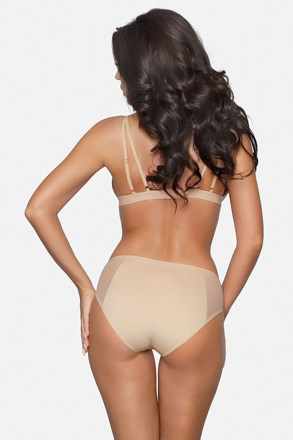 Soutien-gorge triangle culotte thong tulle matériau doux lingerie féminine mode moderne minimaliste occasion quotidienne spéciale