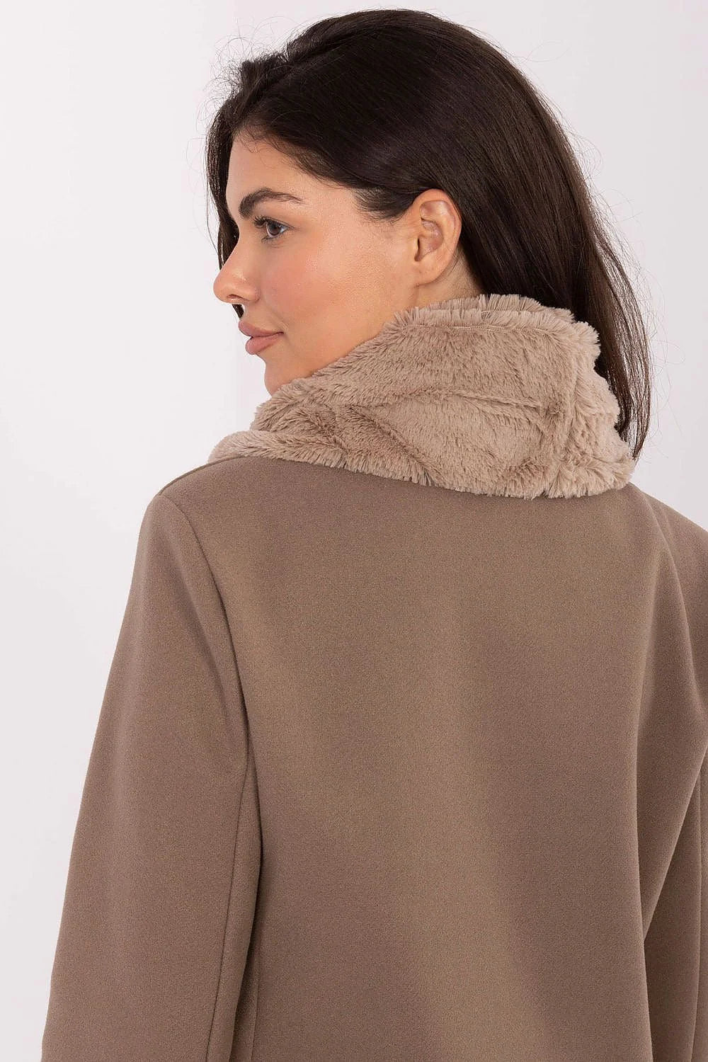 écharpe fausse fourrure snood tubulaire volumineux moelleux pelucheux ultra doux beige taupe chaud hivernal chic élégant confort luxueux longueur82cm largeur24cm