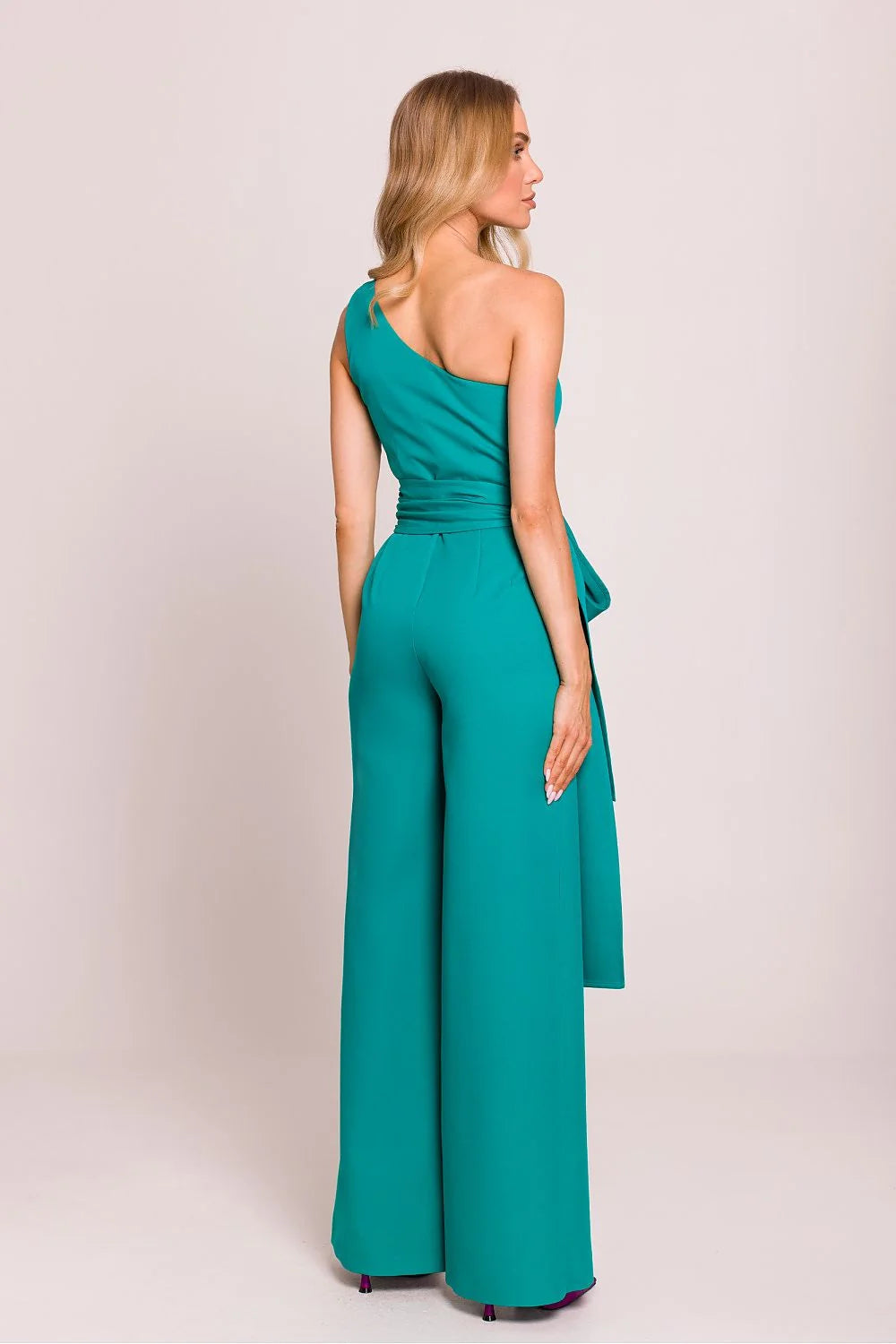 Combinaison élégante asymétrique vert émeraude longue manches courtes ceinture assortie femme moderne occasion spéciale
