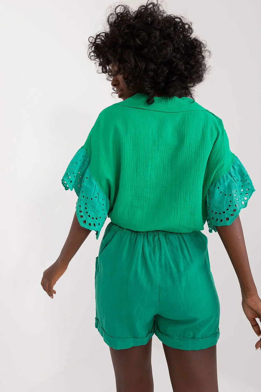 Shorts et top assortis Italy Moda femme style décontracté été vert veste chemise col V manches courtes broderies ceinture tressée