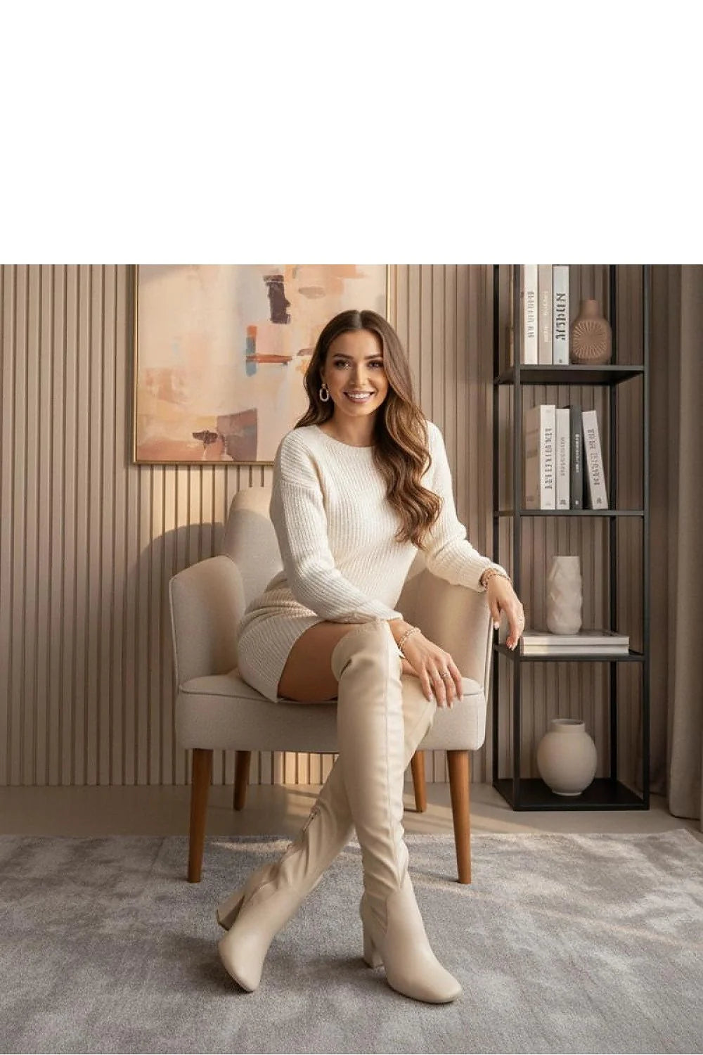 cuissardes beige cuir synthétique lisse mi cuisse fermeture éclair latérale talon carré bloc moyen bout amande doublure douce