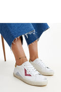 Baskets mode femmes design moderne élégant cuir blanc paillettes dorées talon détails fête occasion