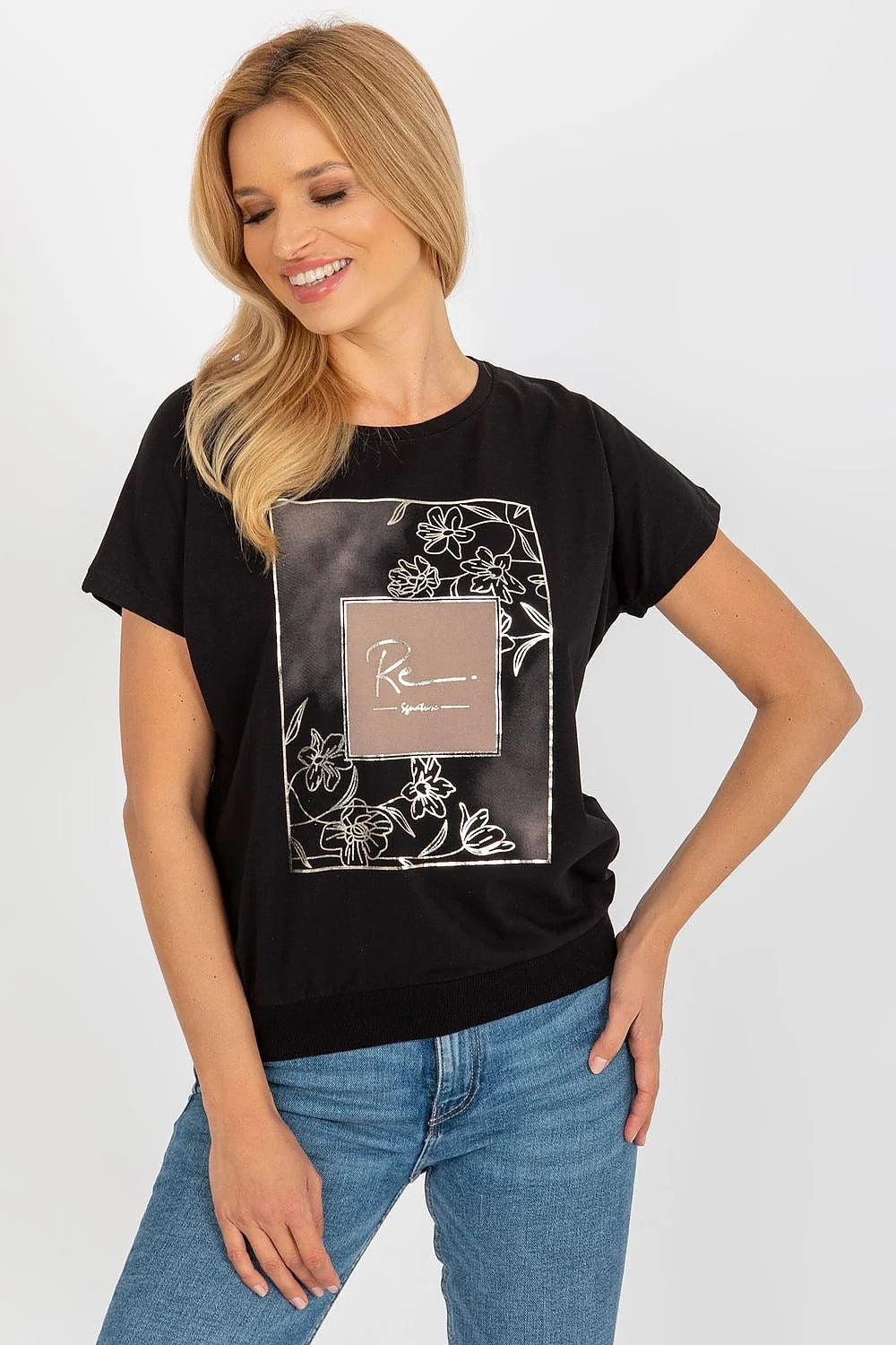 T-shirt féminin design moderne sophistiqué motif floral carré central manches courtes encolure ronde coton élasthanne