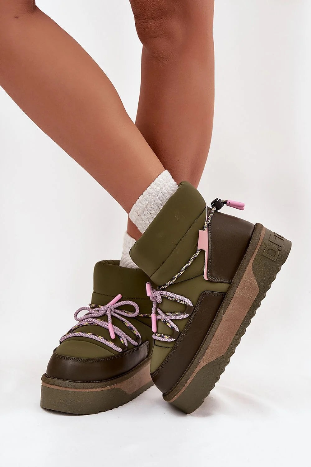 bottes neige femme montantes plateforme épaisse semelle crantée empeigne rembourrée similicuir nylon imperméables doublure fourrure douce lacets multicolores