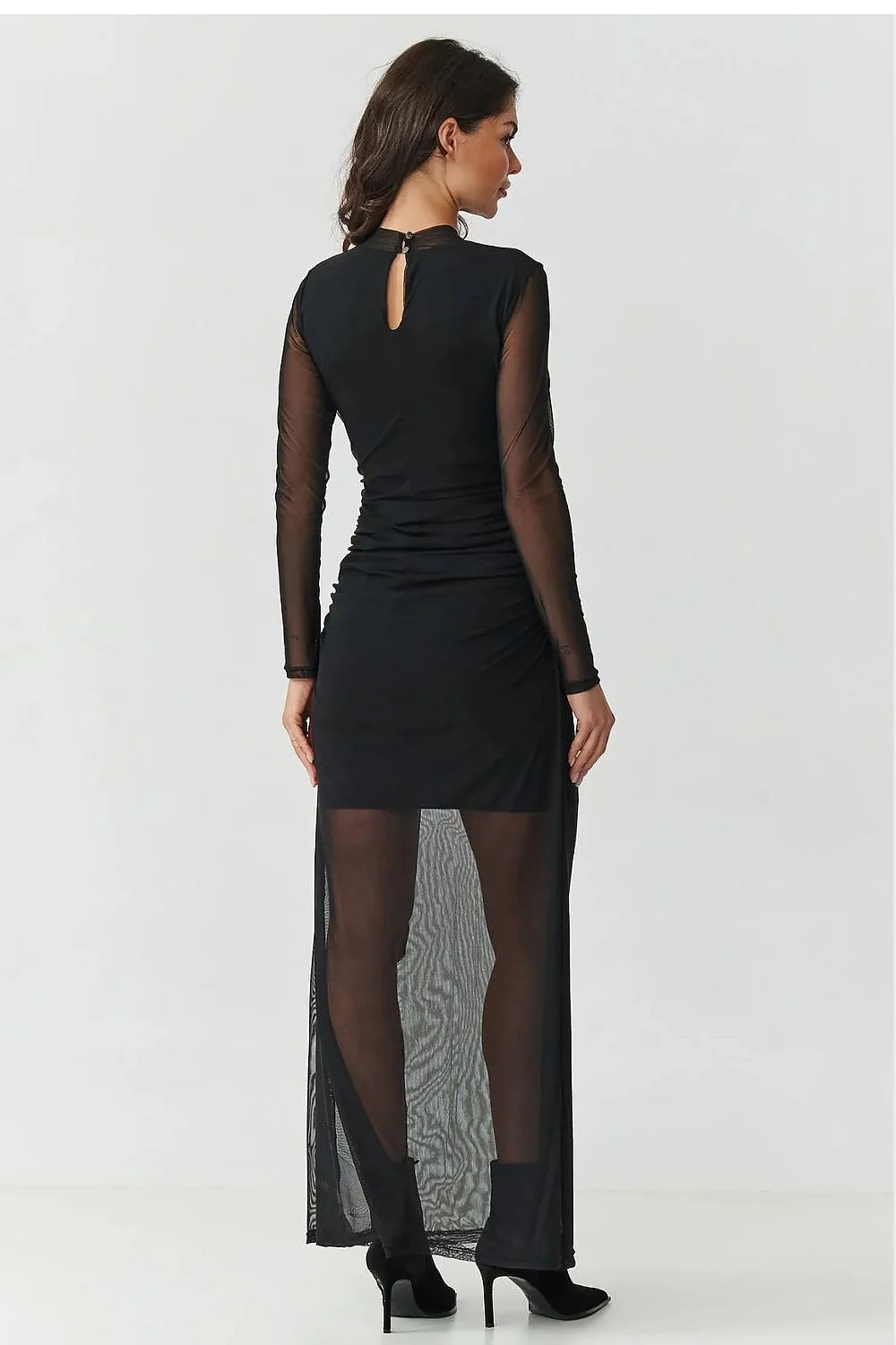 robe noire longue maxi moulante ajustée tulle légère manches transparentes encolure montant mini robe intérieure fronces hanches stretch sensuelle élégante