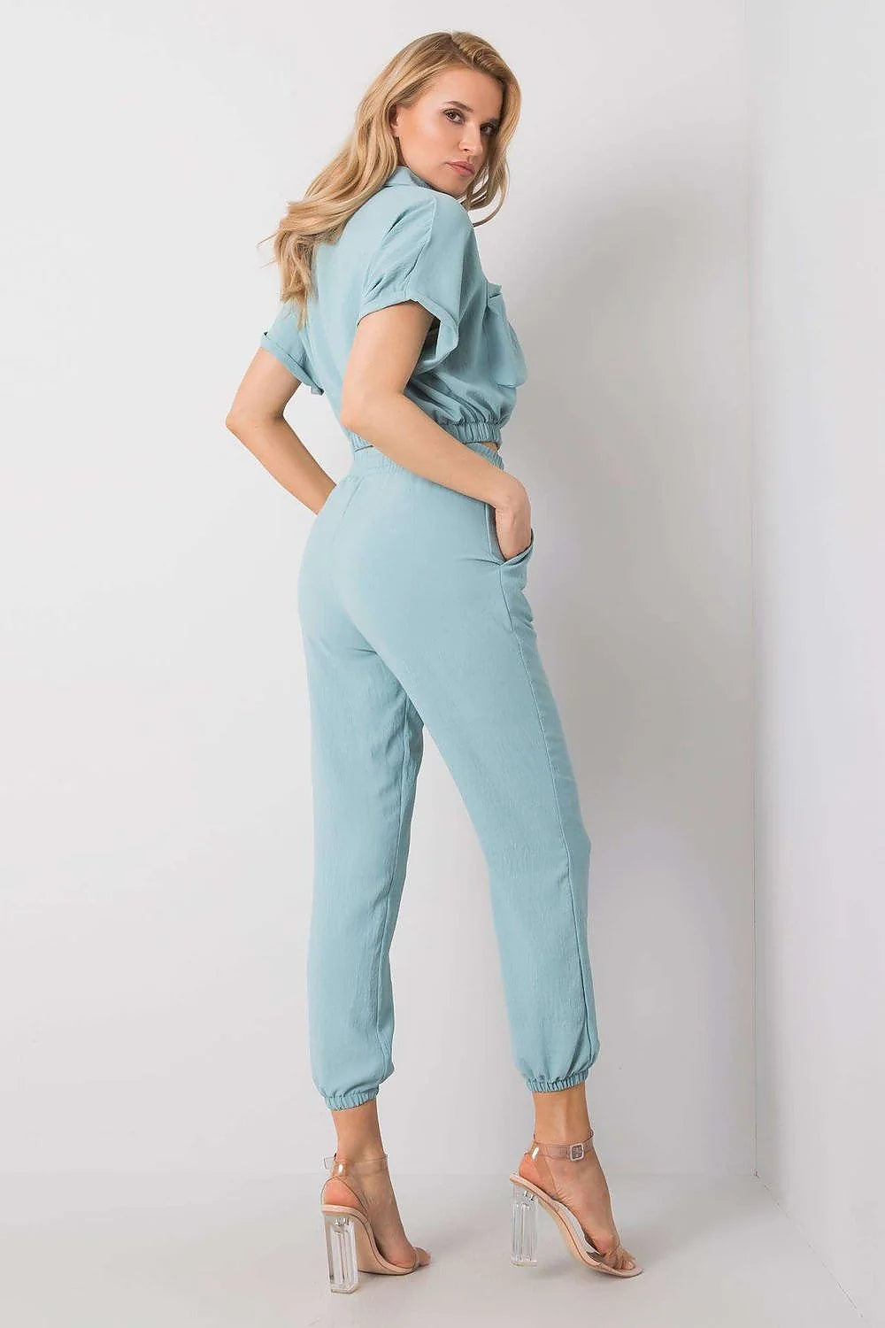 Ensemble femme coordonné chemisier manches courtes pantalon taille haute élastique bleu clair mode moderne confortable
