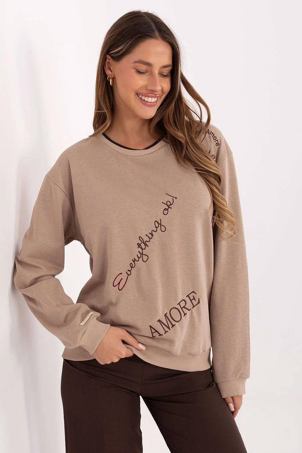 sweatshirt femme casual oversize beige taupe coton polyester manches longues col rond broderies imprimé script lettrage léger quotidien