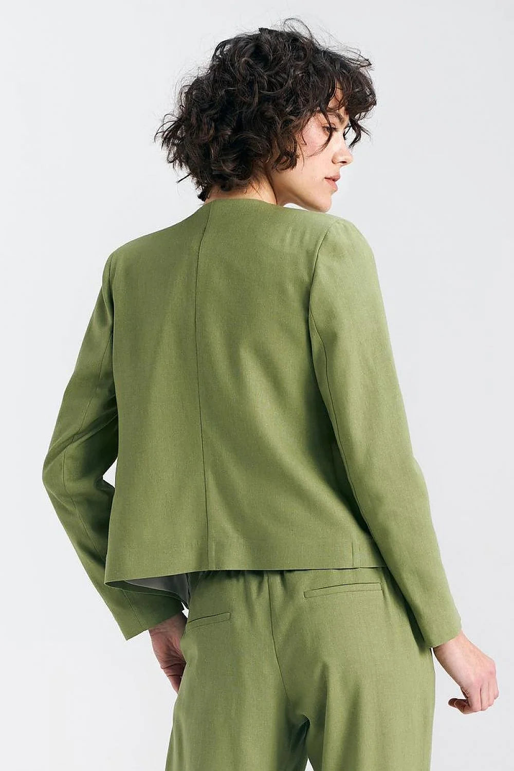 Blazer femme Nife en vert pistache, ensemble trois pièces, coupe moderne, style élégant, matières naturelles, occasion professionnelle ou décontractée