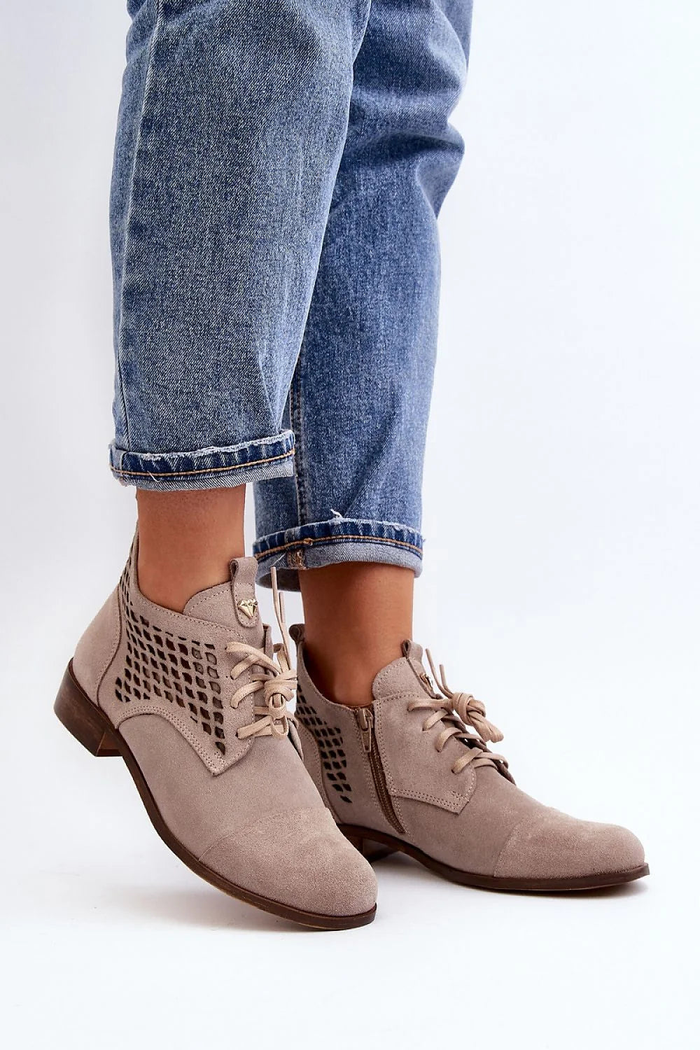 Bottes à lacets féminines en daim taupe, style moderne, tige haute, fermeture éclair latérale, confortable, mode urbaine, taille ajustable, femmes