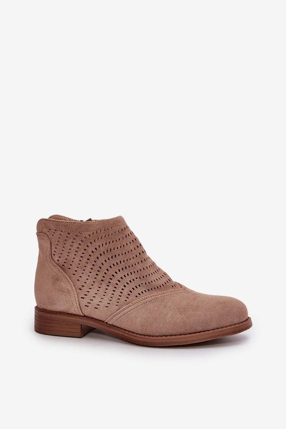 Bottines pour femmes en daim doux beige taupe perforations lignes ondulantes talon bas en bois fermeture glissière confortable style élégant moderne