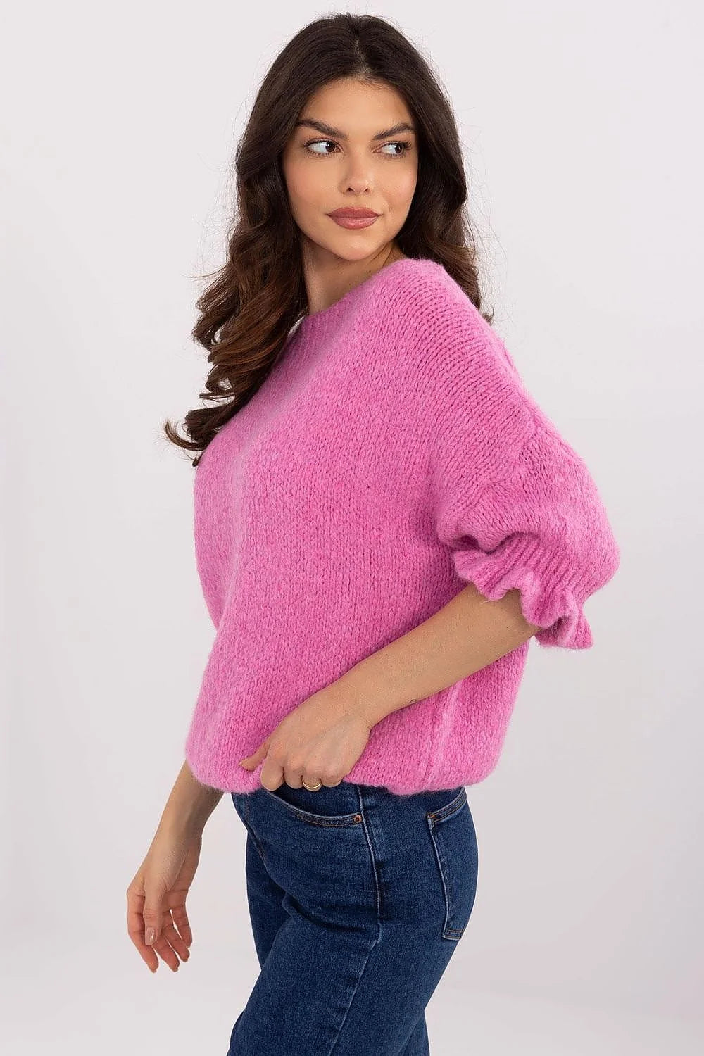 pull femme élégant moderne oversize coupe ample manches troisquarts bouffantes froncées col rond maille épaisse pelucheuse rose fuchsia cosy