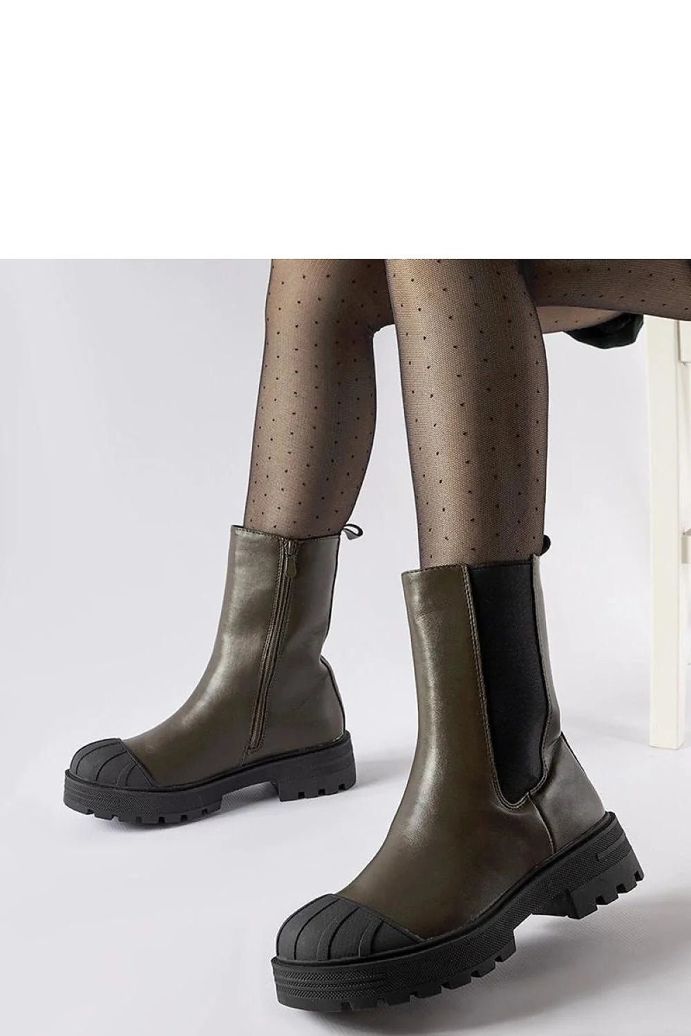 Bottes trappeur Solea brun foncé design moderne cuir semelle épaisse fermeture éclair latérale femme