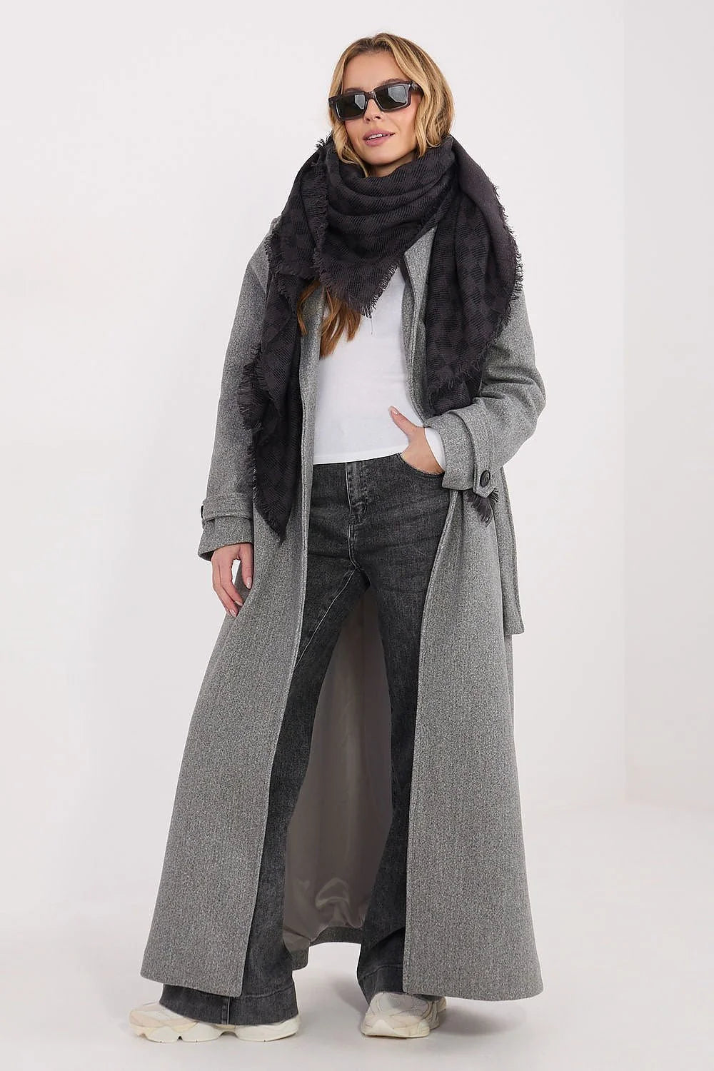 châle écharpe carré grande dimensions 148 148 cm viscose laine douceur chaleur franges géométrique moderne élégant