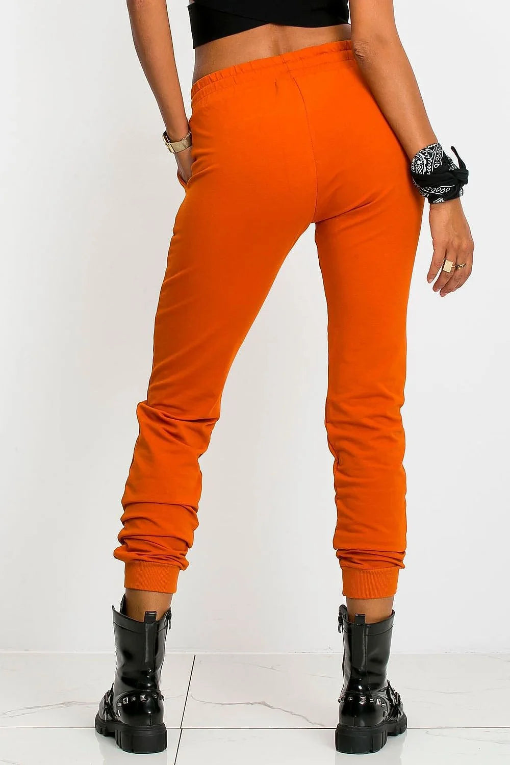 pantalon jogger femme slim beige camel molleton doux respirant taille mihaute elastique cordon coulissant poignets bordscotes poches metalliques