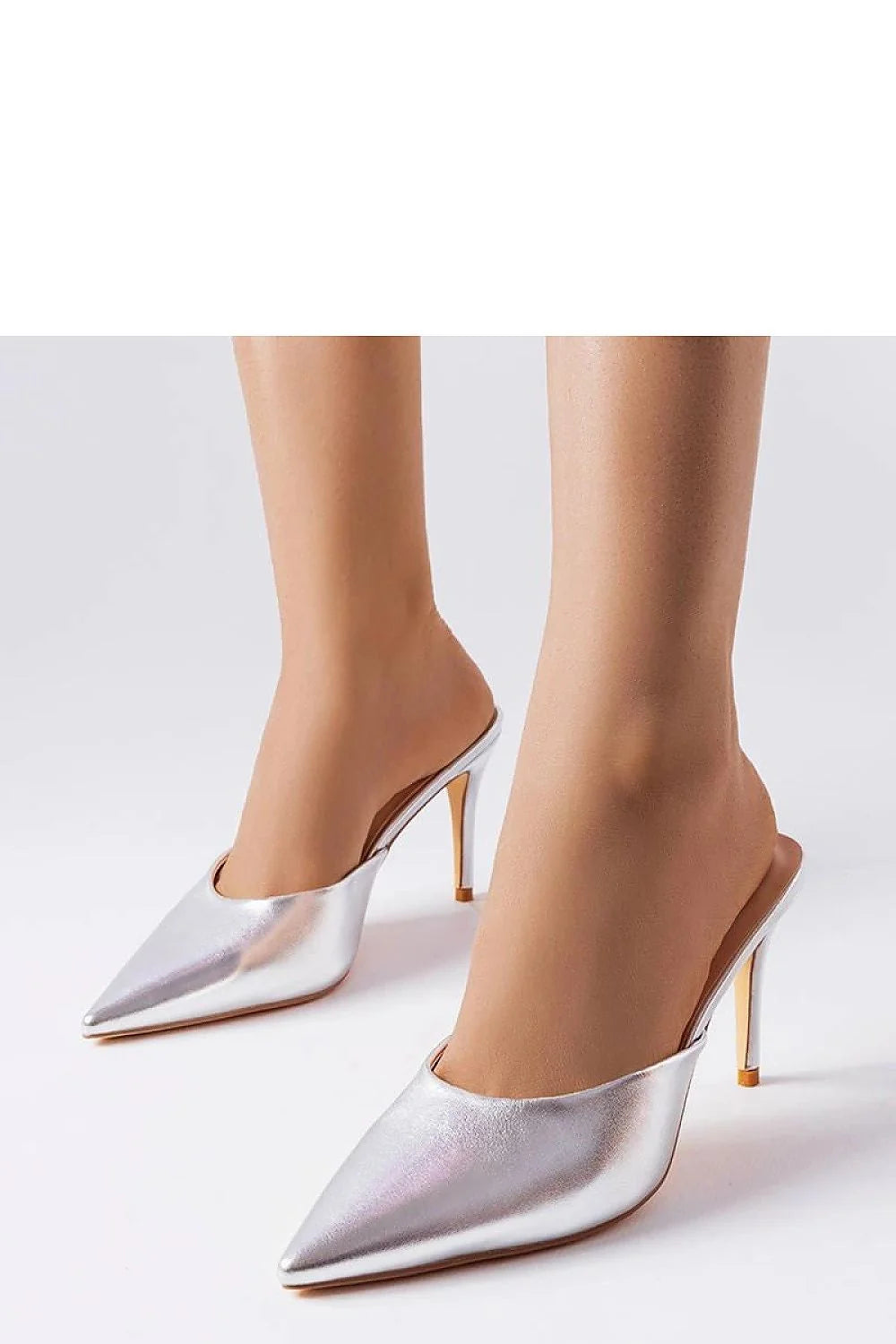Mules à talons hauts élégantes métalliques argentées femmes design moderne occasion formelle talon aiguille confortable cuir synthétique