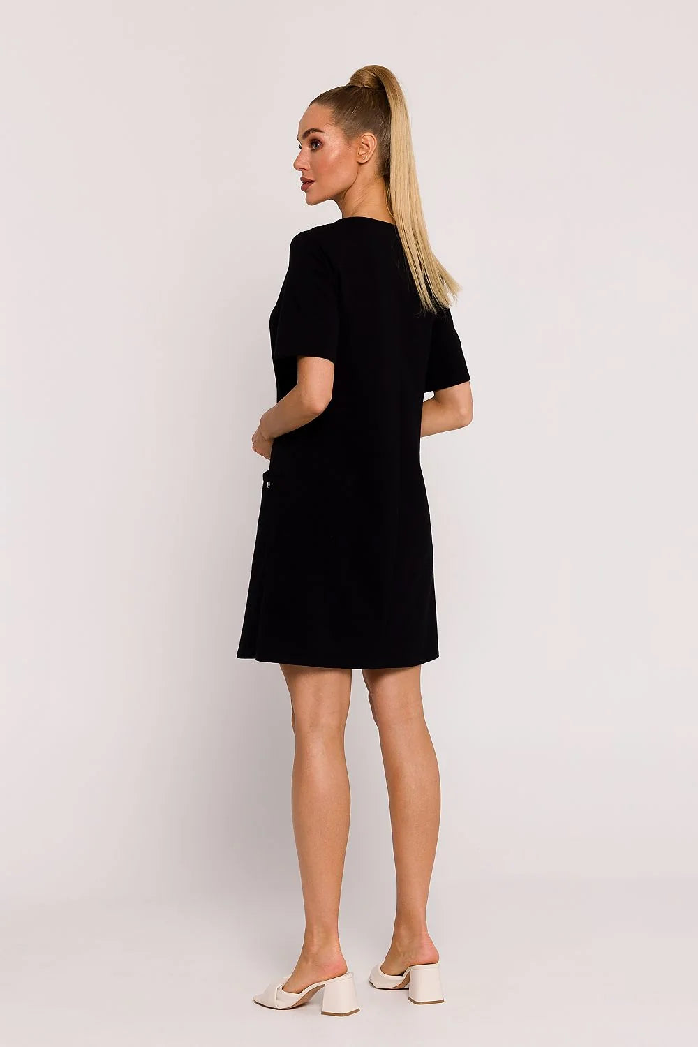 Robe de jour élégante Moe maille polonaise coupe A décolleté subtil manches courtes noire fonctionnalité poche latérale femme