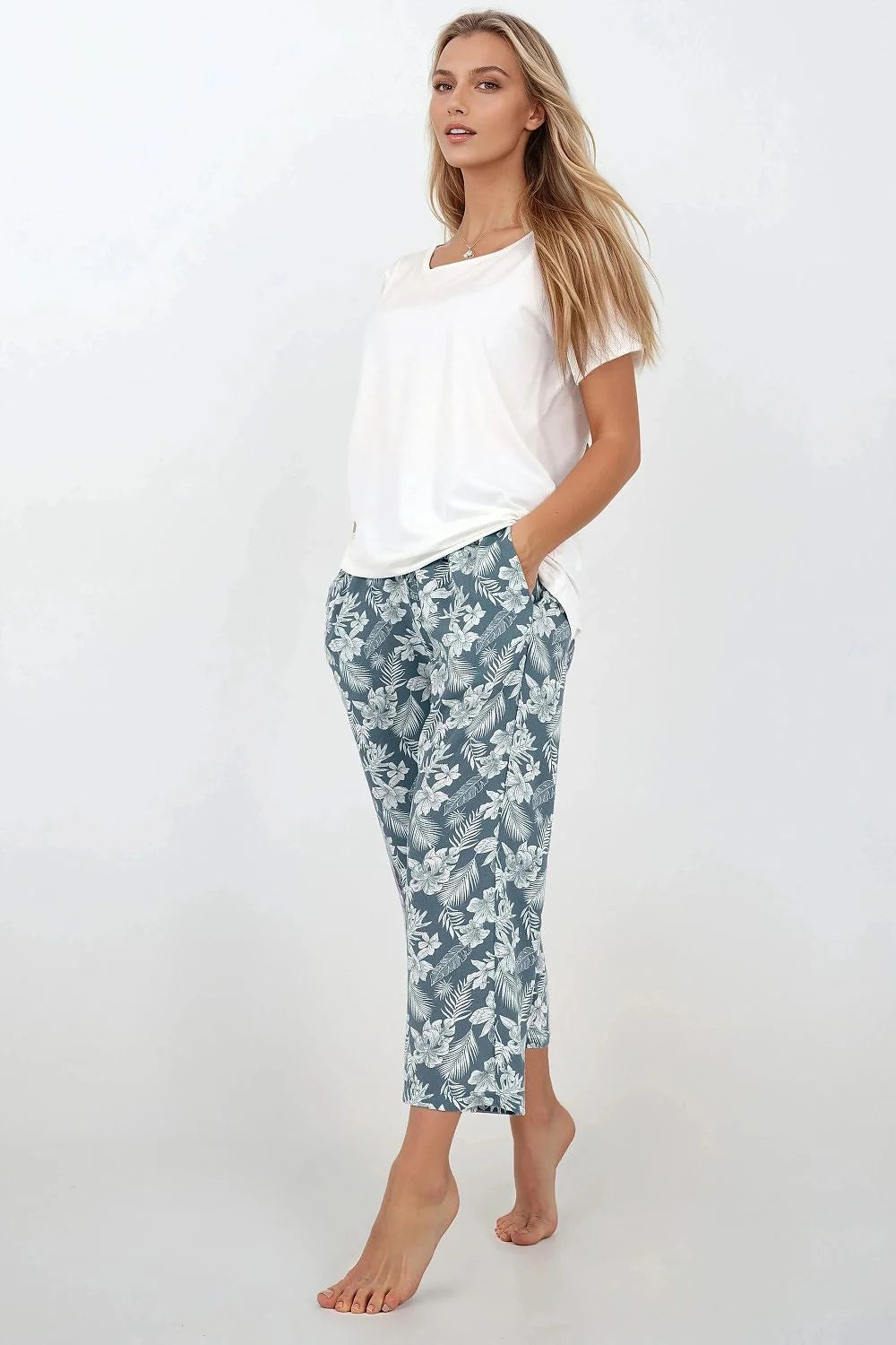 Pyjama pour femme en deux pièces, style décontracté, matériau doux, confort maximal, été, print floral, taille élastique, pantalon oversize, t-shirt ample, manches courtes, col rond, occasion détente, mode intérieure, vêtement confortable