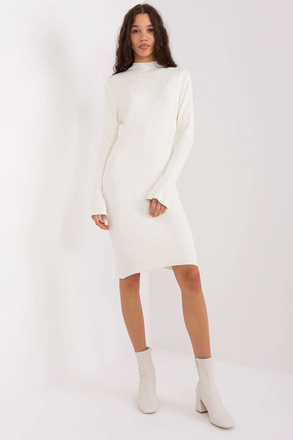 Robe de jour Badu maille côtelée blanche manches longues col montant coupe ajustée femmes