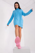 robe pull maille épaisse torsadée col montant manches longues oversize coupe droite longueur mini bleu vibrant moelleuse chaude côtelée