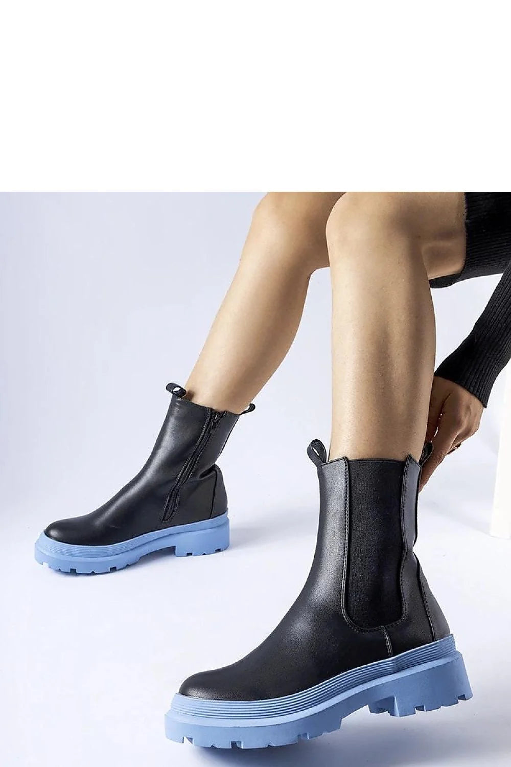 bottes Georgette noires semelle bleue caoutchouc crantée plateforme épaisse talon chunky montante chelsea cuir synthétique mat élastiques latéraux