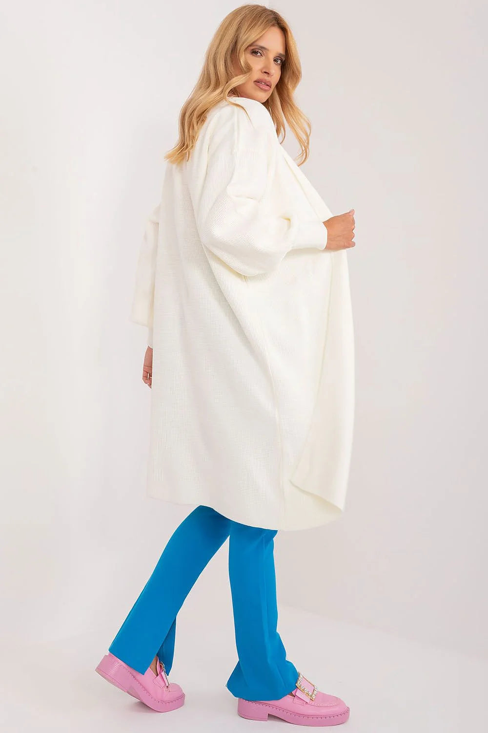 Cardigan Badu long ouvert maille tricot acrylique doux couleur pastel blanc cassé rose bleu