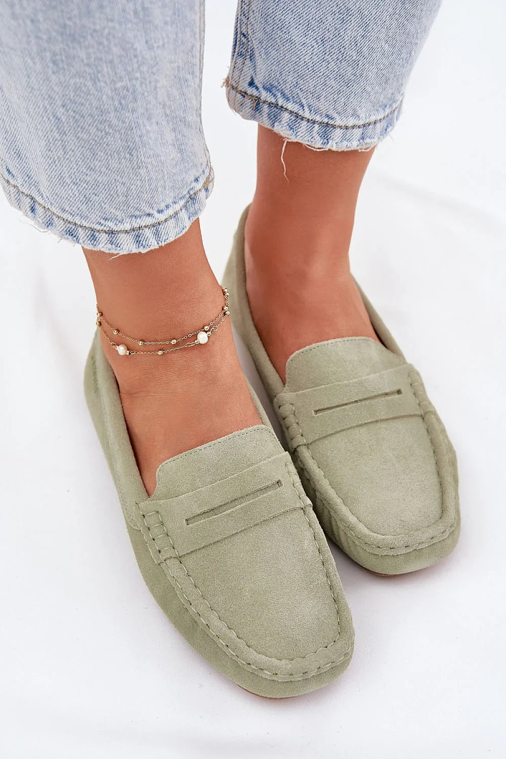 Mocassins femmes style classique suédé vert sauge confortable coupe fermée amorti cuir intérieur