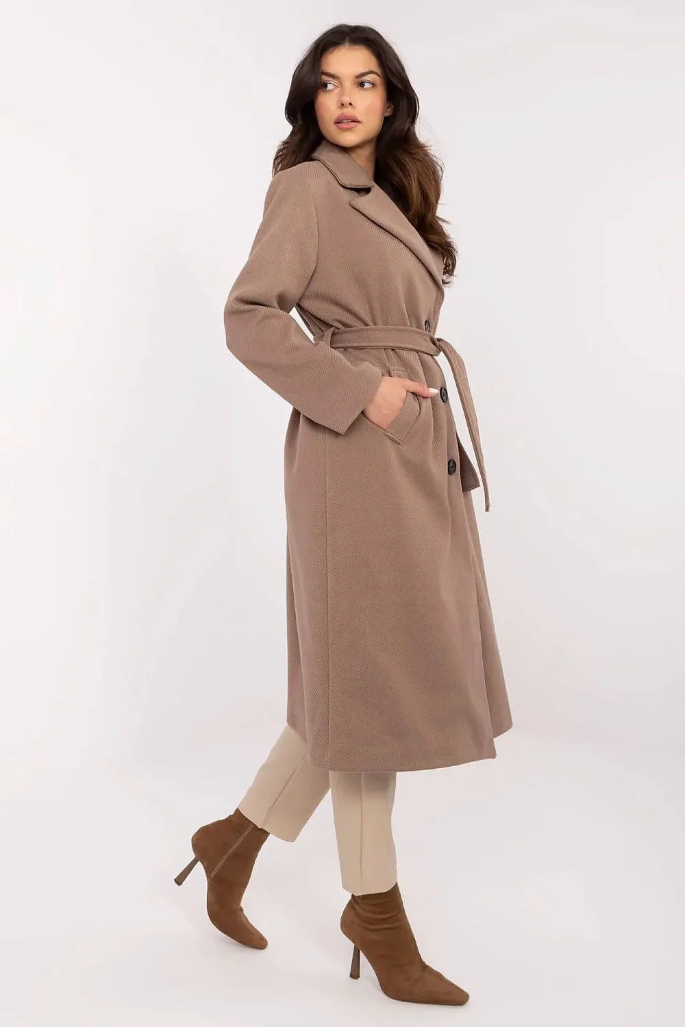 Manteau élégant pour femme longue manches longues coupe cintrée col à revers ceinture intégrée marron clair polyester élasthanne occasion spéciale