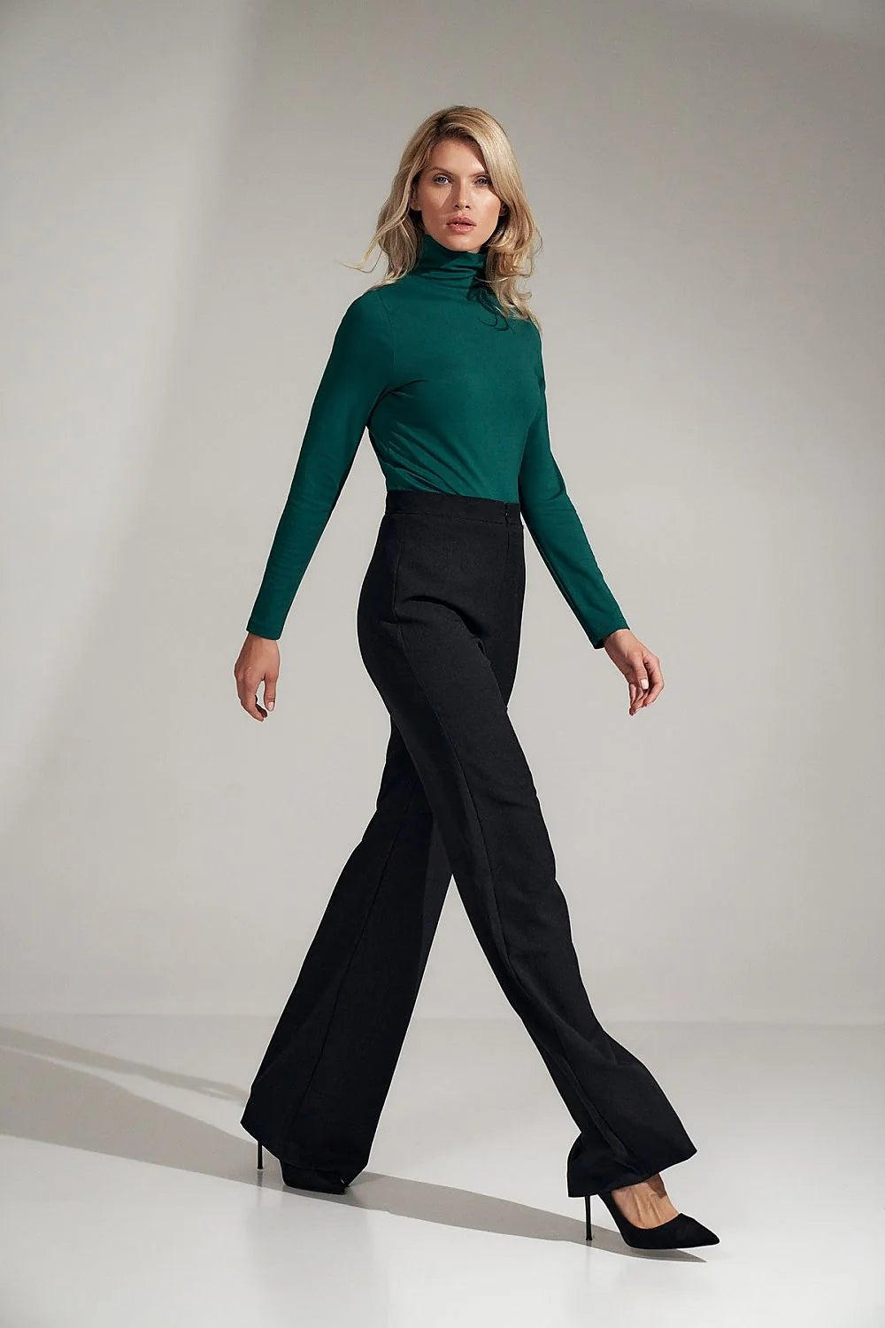 Pantalon femme taille haute polyester noir élégant coupe évasée automne hiver silhouette élancée confort