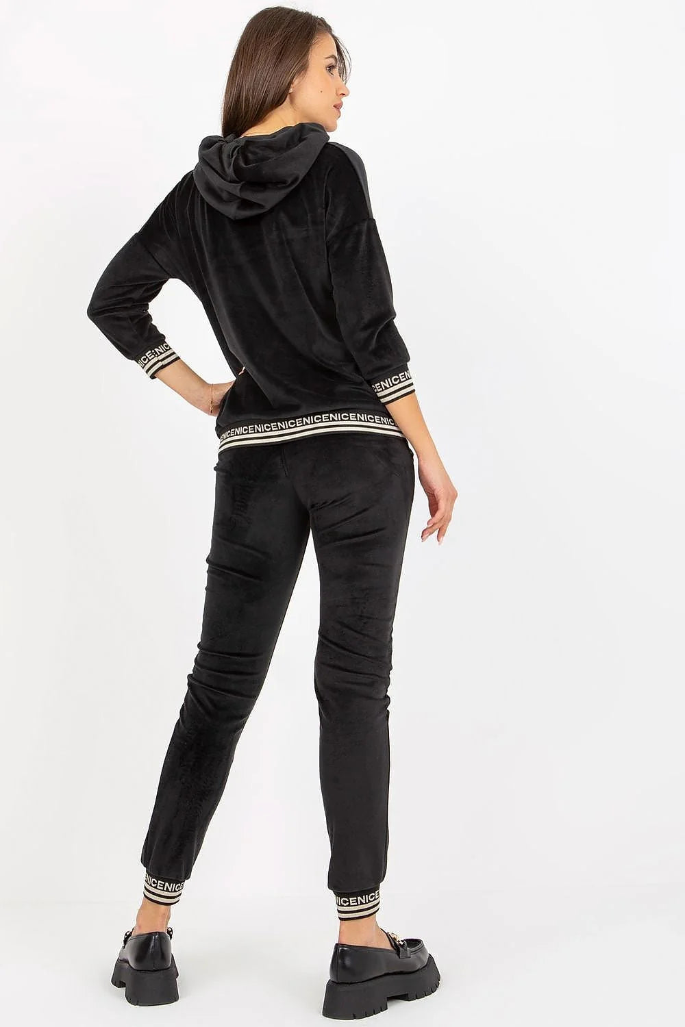 Ensemble détente pour femmes en velours noir manches longues capuche ajustée pantalon élasthanne viscose
