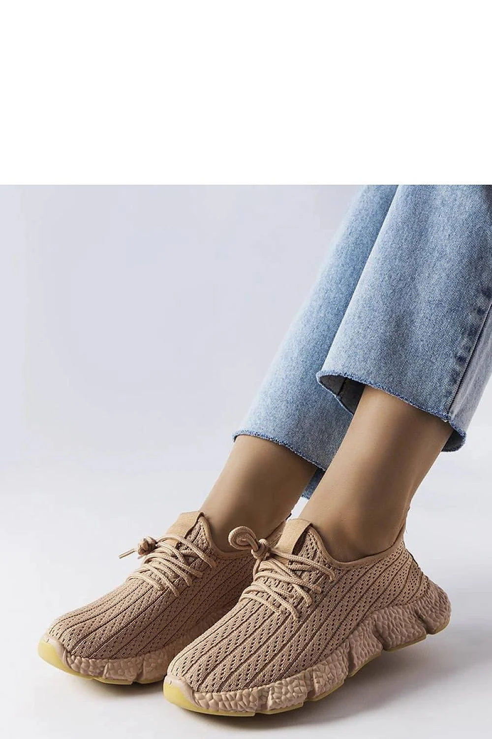 Chaussures de sport modernes pour femmes en tissu beige, confortables, semelle en caoutchouc, design bas, style décontracté, Élodie