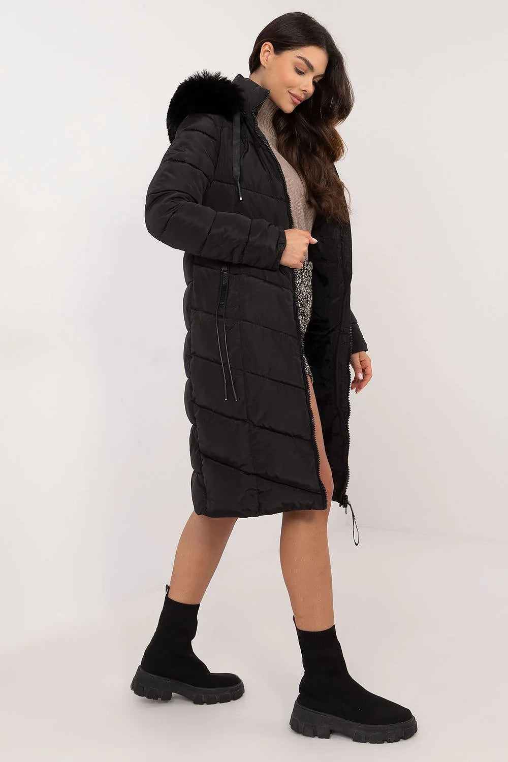Manteau d'hiver pour femme long col fourrure synthétique capuche amovible style moderne couleur noire