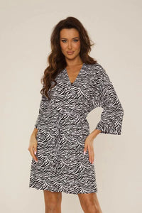 Robe courte pour femme à motif zébré style kimono moderne manches longues ceinture intégrée en viscose douce taille ajustable