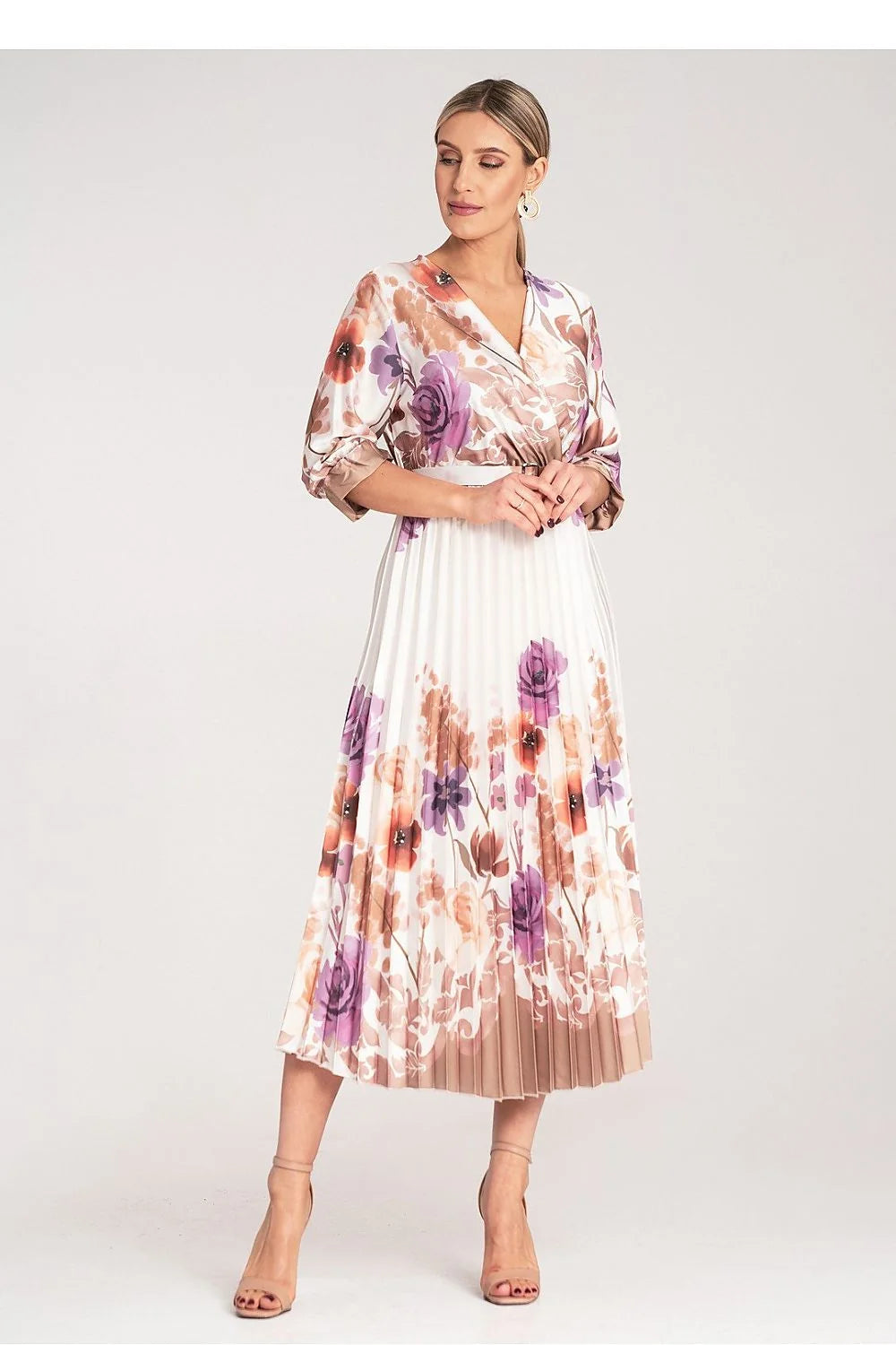 robe midi satin floral ivoire plissée cachecoeur décolleté manches troisquarts bouffantes ceinture élastique taille marquée coupe portefeuille soyeuse