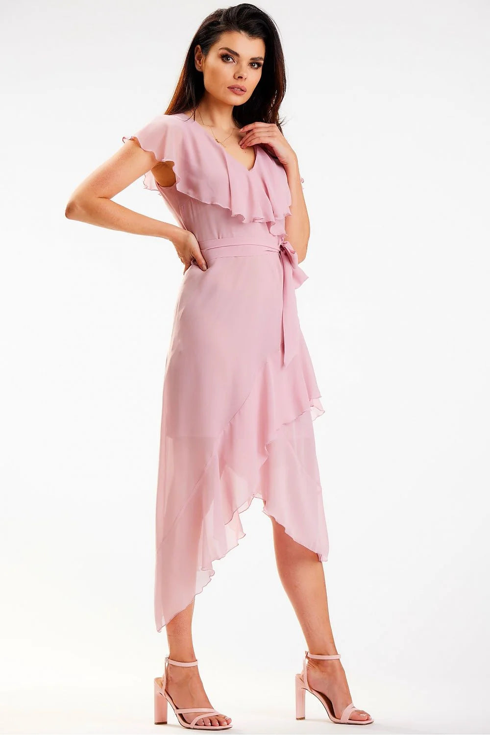 Robe portefeuille élégante en chiffon rose pâle avec volants asymétriques, ceinture en tissu, col V, polyester 100%, taille ajustable, femme
