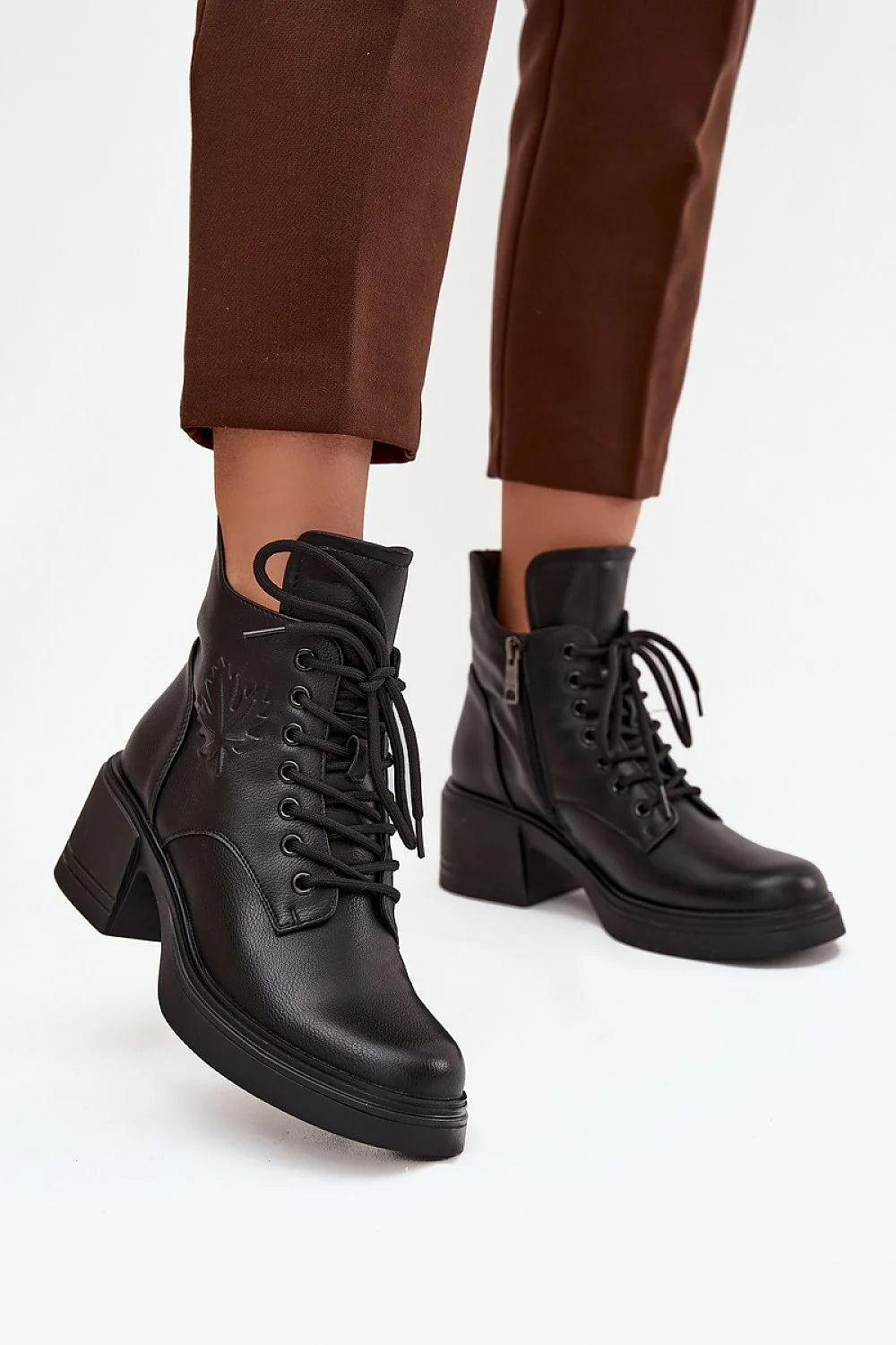 bottines femme noires simili cuir talon bloc semelle plateforme lacets zip intérieur embossé feuille latérale doublure douce confort