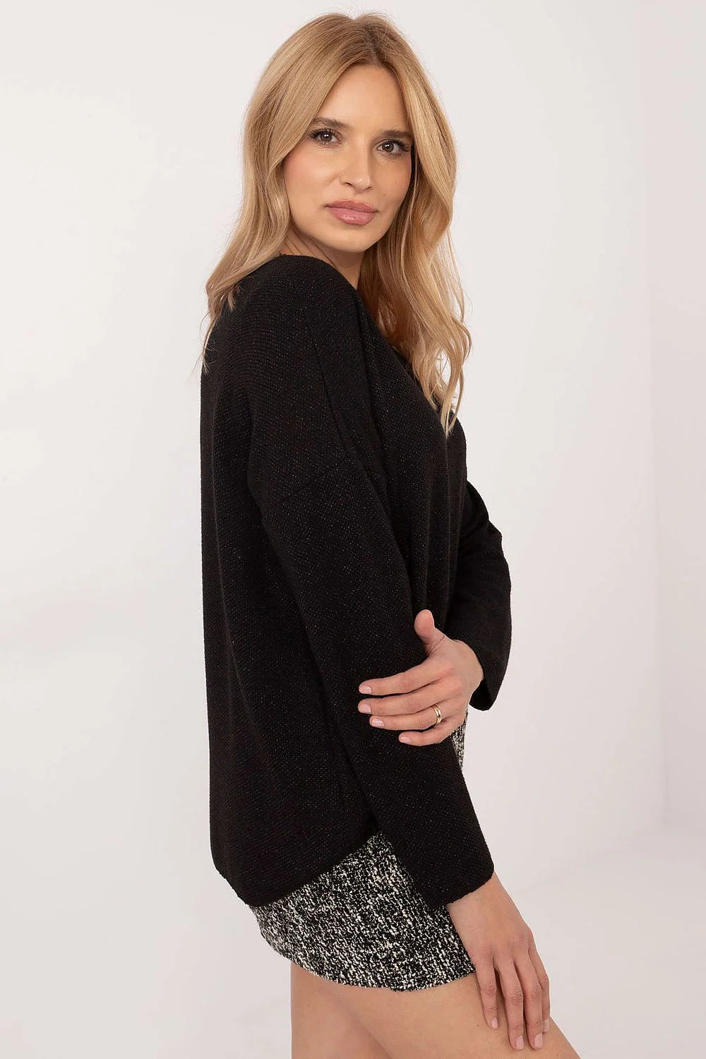 chandail femme col V profond manches longues oversize coupe ample maille fine viscose elasthanne noir texturé polyvalent décontracté chic sophistiqué