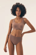 ensemble lingerie brassière sans armatures bonnets moulés culotte taille haute microfibre seamless taupe bretelles larges maintien confort invisible
