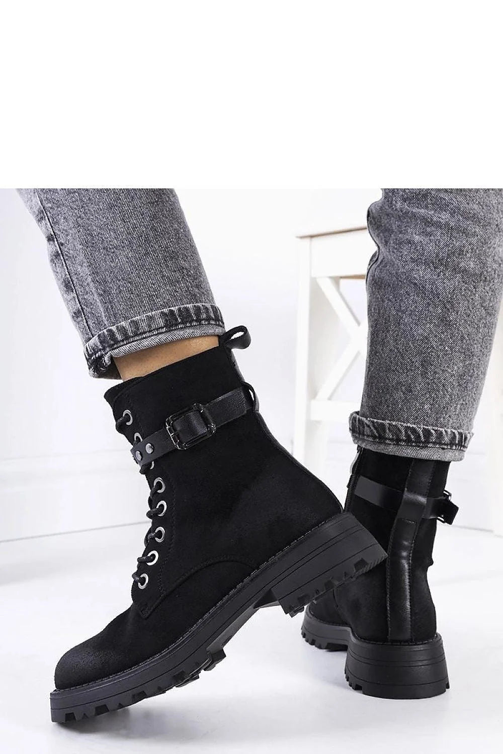 Bottes Solea femme combat montantes lacets suédées noir cuir synthétique semelle épaisse crantée antidérapante œillets métalliques boucle latérale mi mollet