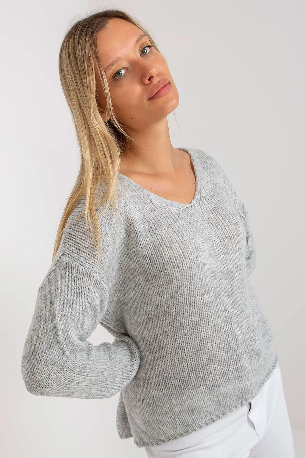 Pull pour femme Chandail Och Bella en acrylique et laine manches longues encolure V coupe ample finitions côtelées gris clair