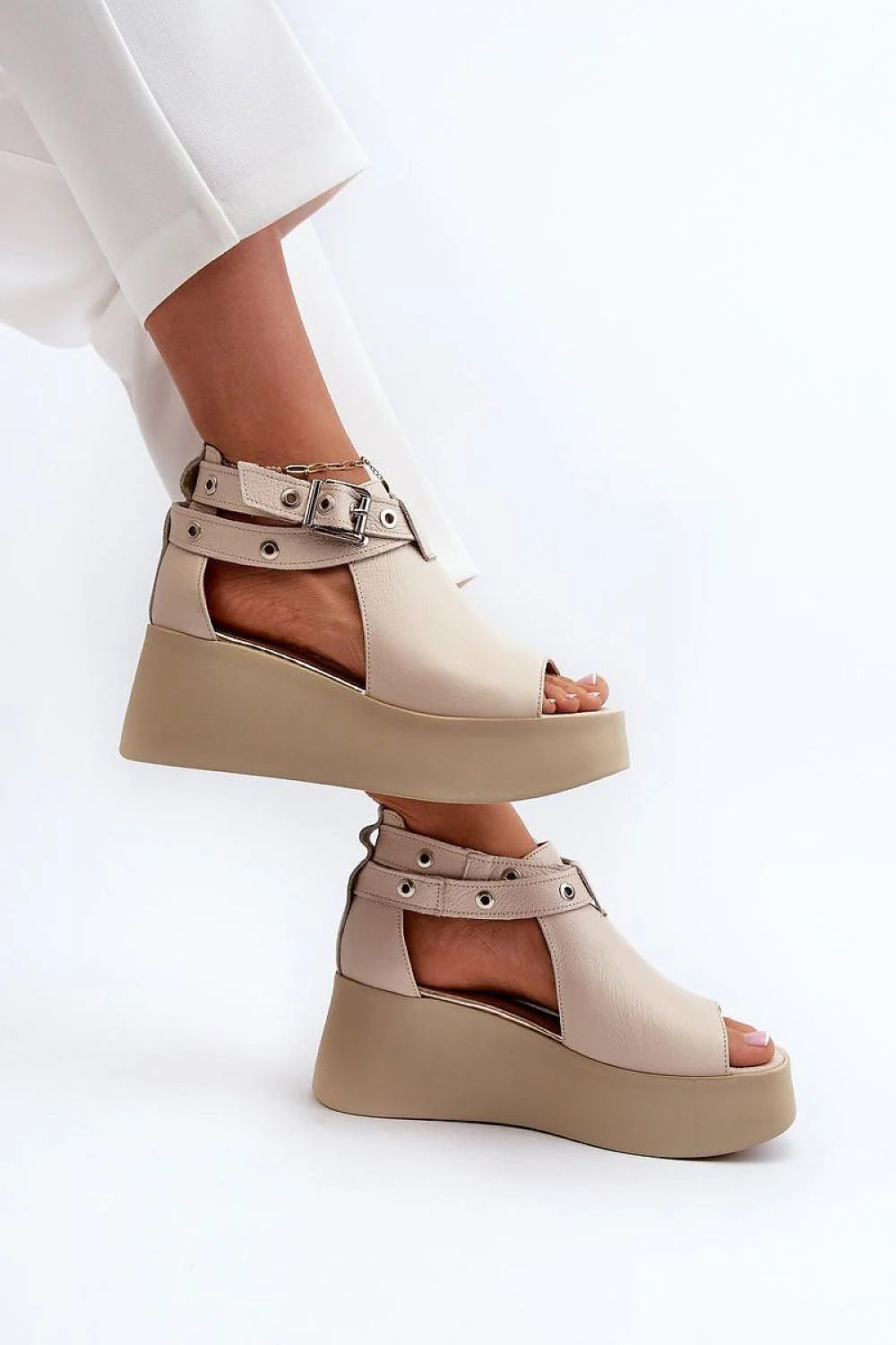 Sandales plateforme femmes cuir naturel style moderne confortable élégance été tendance sandales compensation hauteur talon 7.5 cm