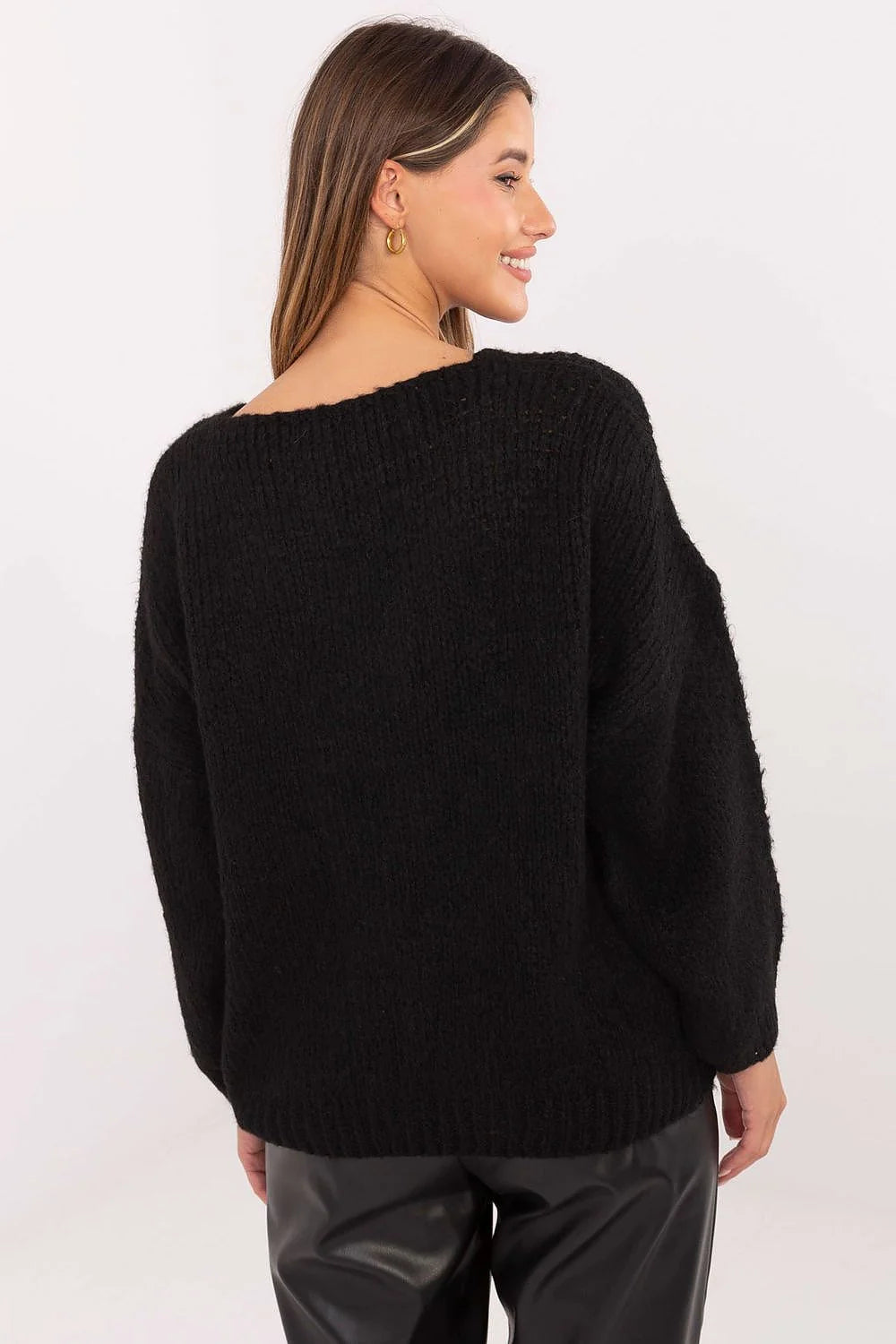 pull femme maille épaisse noire col V lacé cordons coupe courte manches longues ballon texture bouclée bords côtelés fini cosy