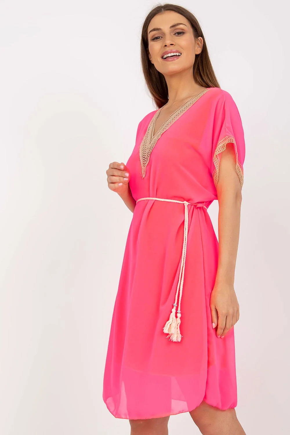 Robe de jour féminine ample manches courtes encolure en V ceinture pompons tissu léger couleur orange vif polyester viscose femme
