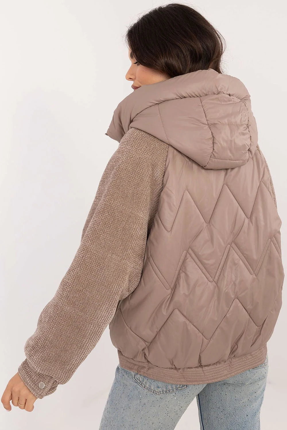Veste décontractée pour femme en polyester et laine taupe, capuche ajustée, manches bouffantes, coupe ample, veste automne-hiver tendance, style urbain, confort maximum, mode féminine élégante